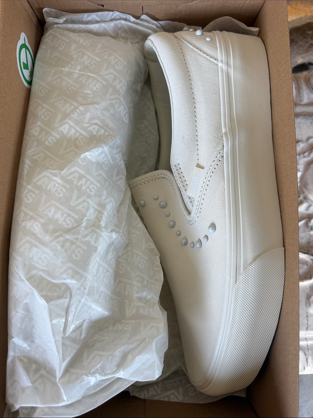 Vans Women’s Slip-On Platform Suede Pearl
